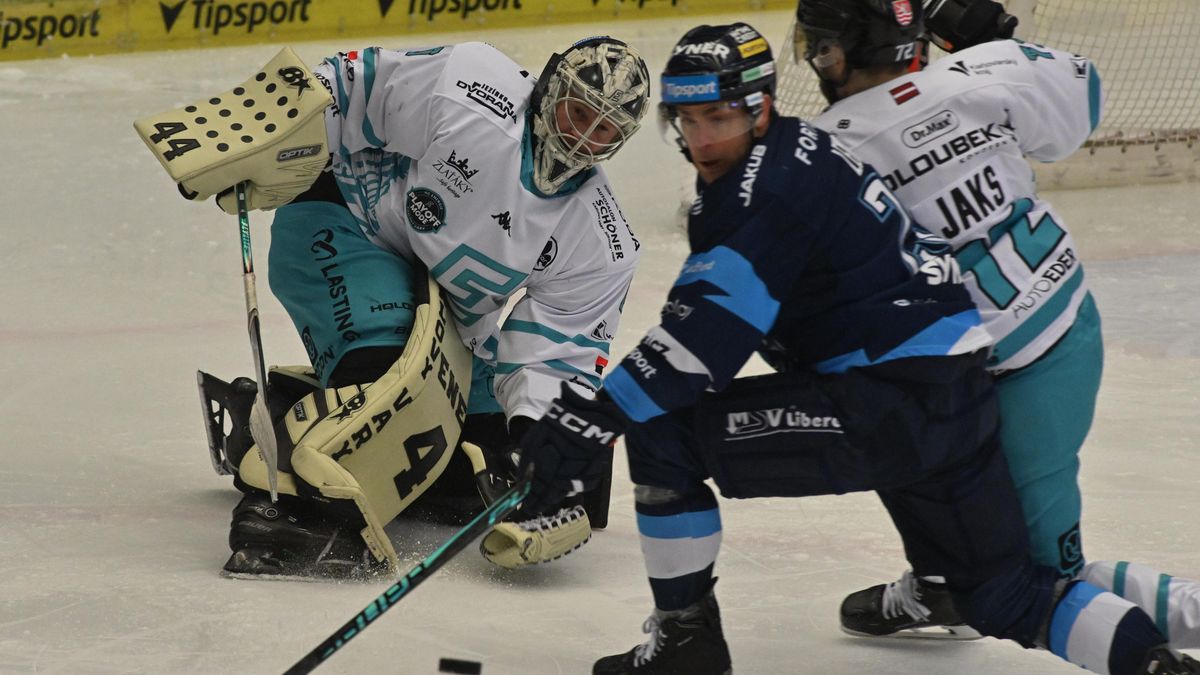 Za 120 minut jeden gól a ještě vlastní. Vary navíc přišly o dalšího útočníka